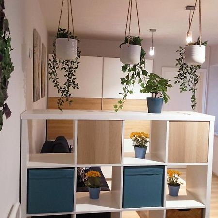 Apartament Granatowy Swietoduska 12 Люблін Екстер'єр фото
