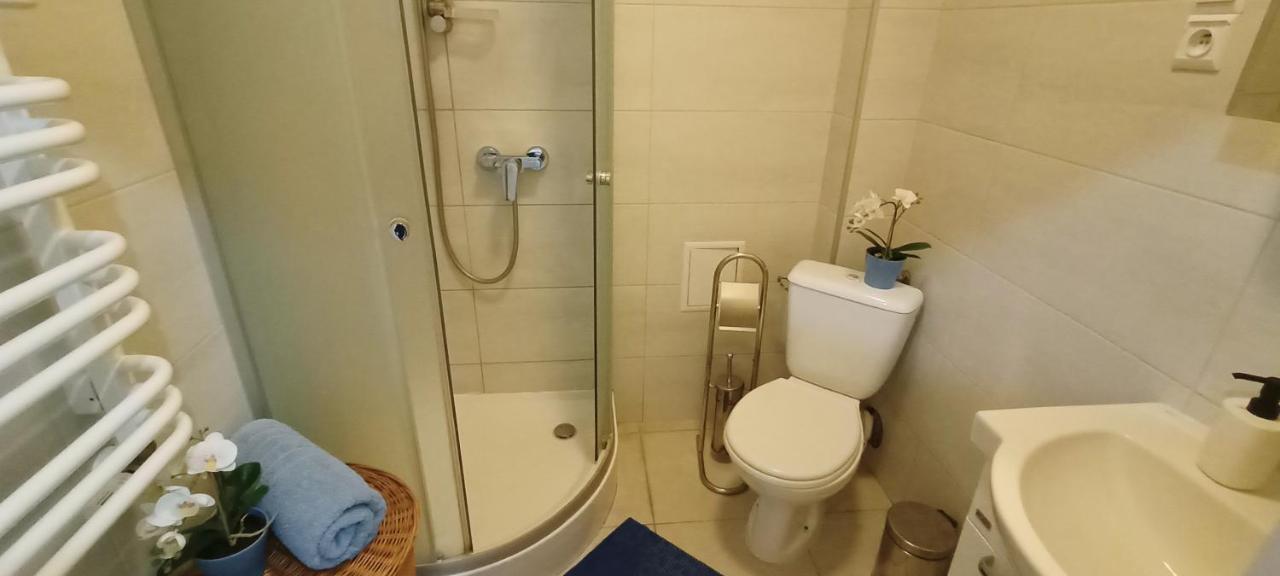 Apartament Granatowy Swietoduska 12 Люблін Екстер'єр фото